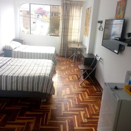 Peruvian Family Hostal Miraflores Ліма Екстер'єр фото