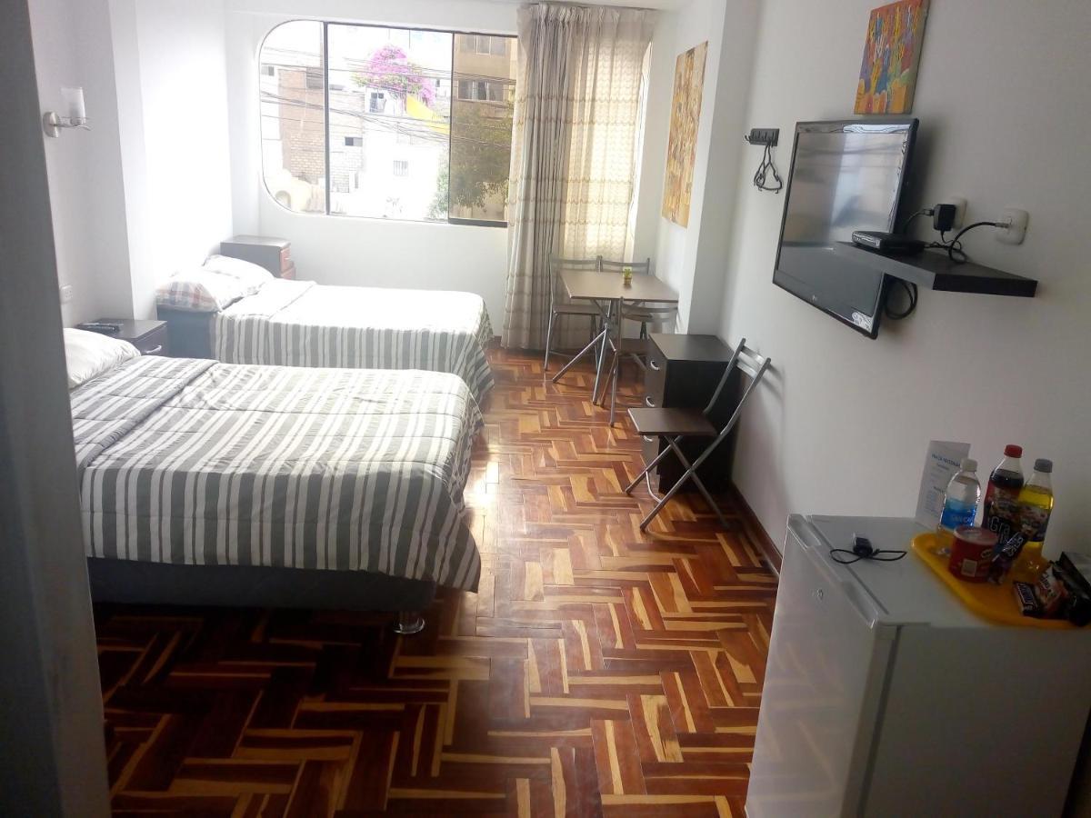 Peruvian Family Hostal Miraflores Ліма Екстер'єр фото